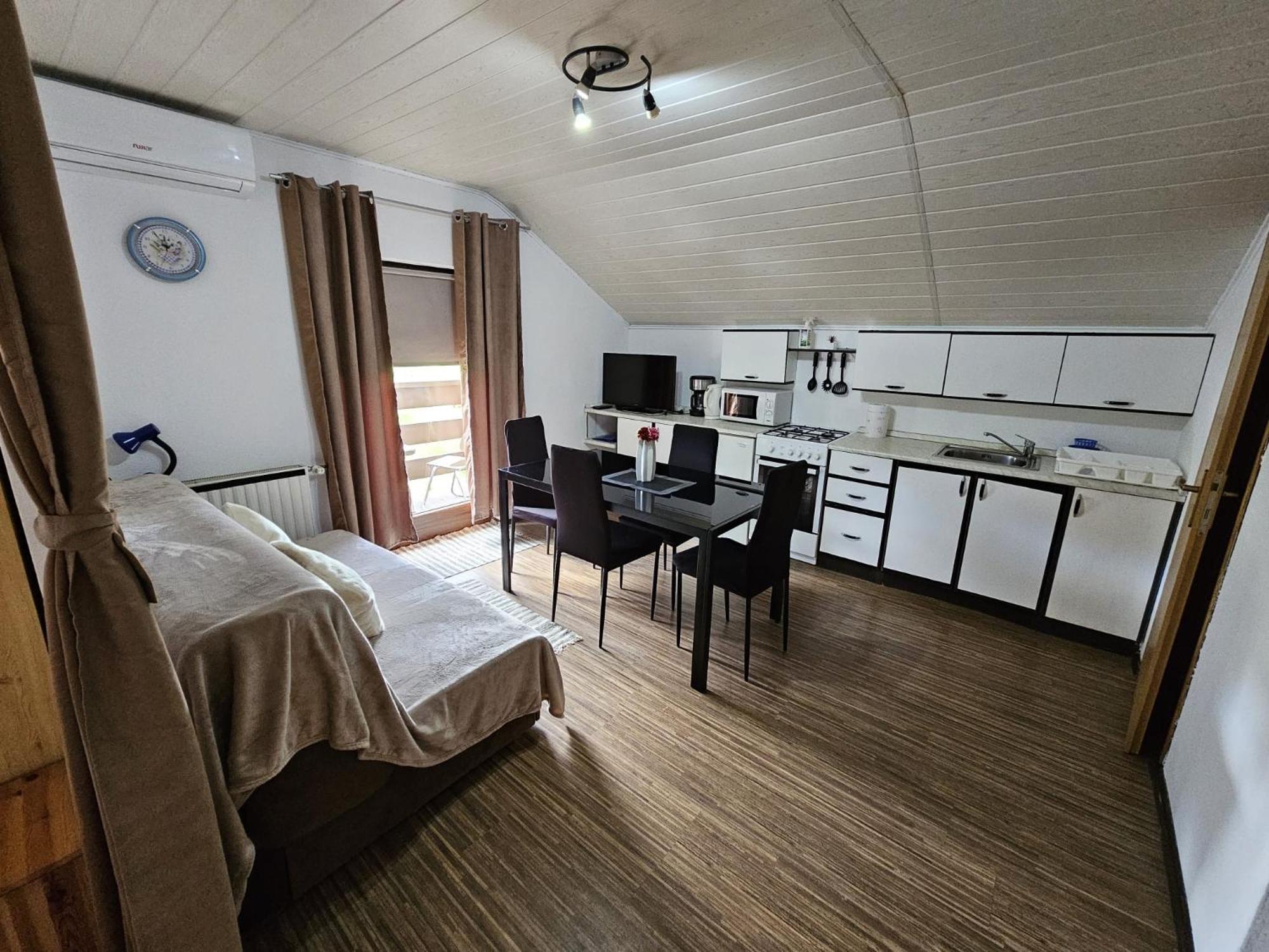 House Petra Apartment Rakovica Bagian luar foto